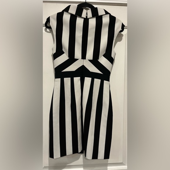 Karen Millen Black and White Dress Size 6 Price firm - Picture 4 of 5